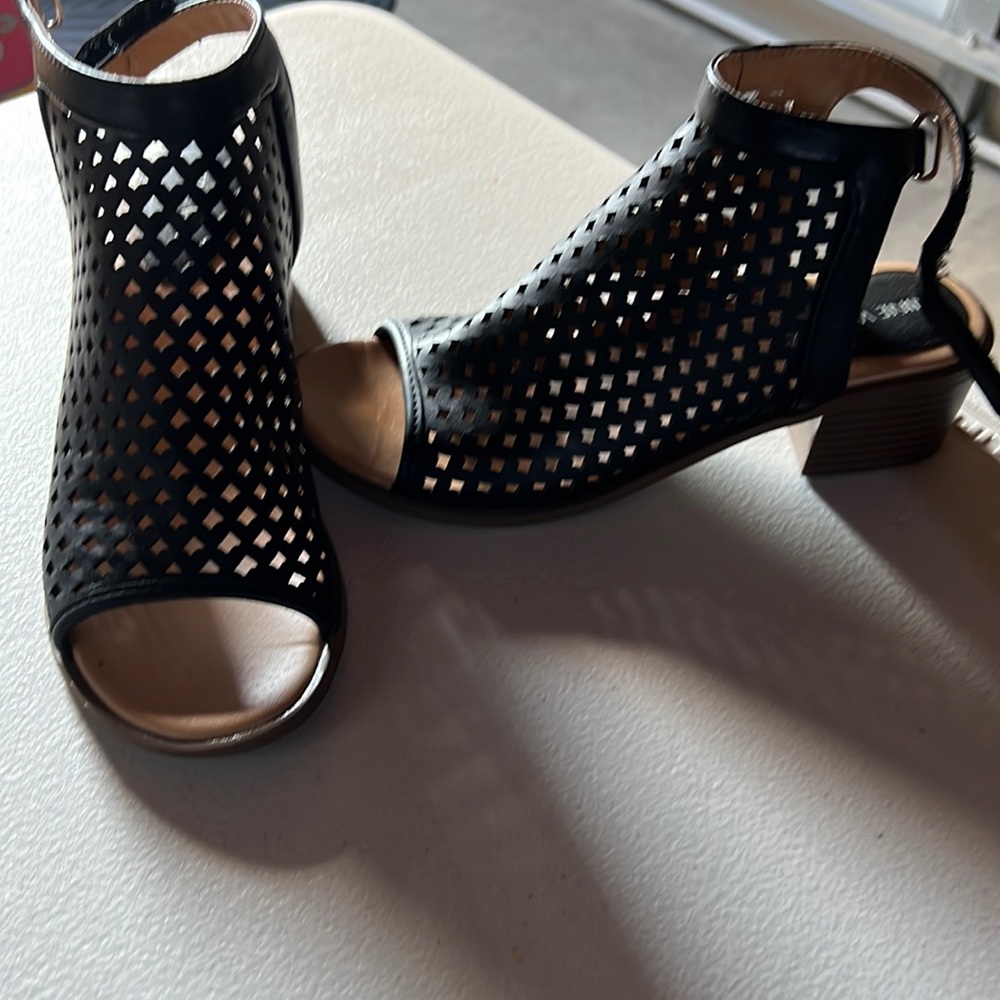 Women shoes size 5